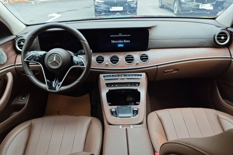 Used Mercedes-Benz E-Class 2023 Updated E 300 L Luxury Edition Center Console