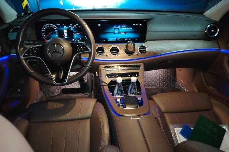 Used Mercedes-Benz E-Class 2023 Facelift E 260 L Center Console