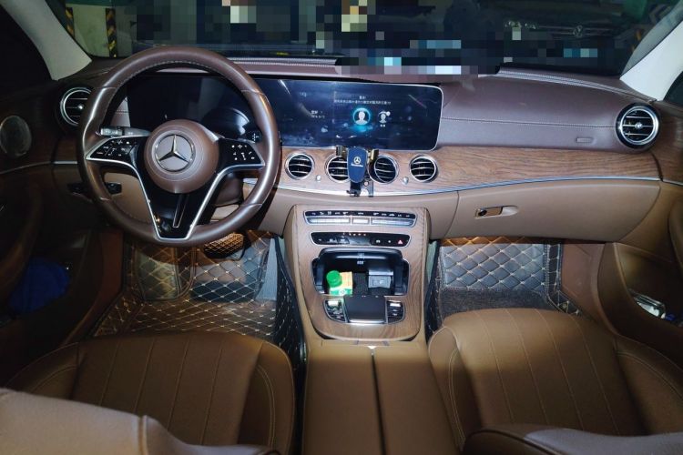 Used Mercedes-Benz E-Class 2023 Updated E 300 L Luxury Edition Center Console