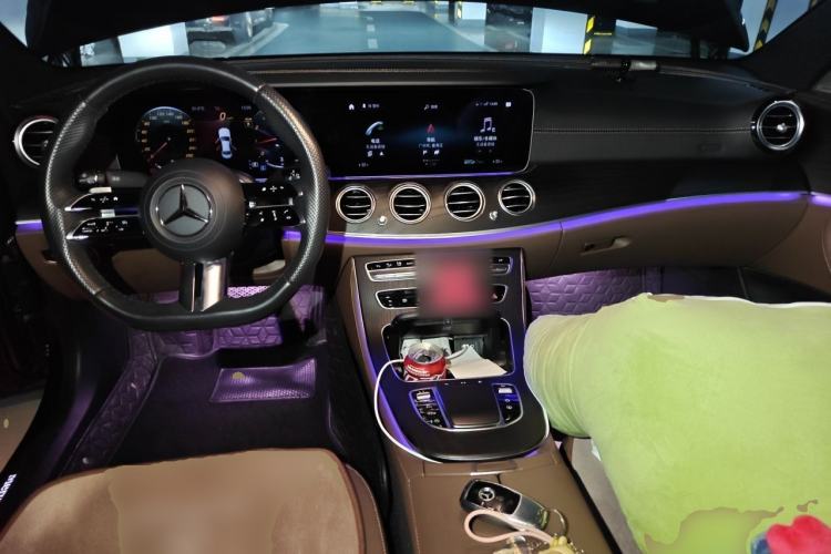 Used Mercedes-Benz E-Class 2023 E 300 L Sport Luxury Edition Center Console
