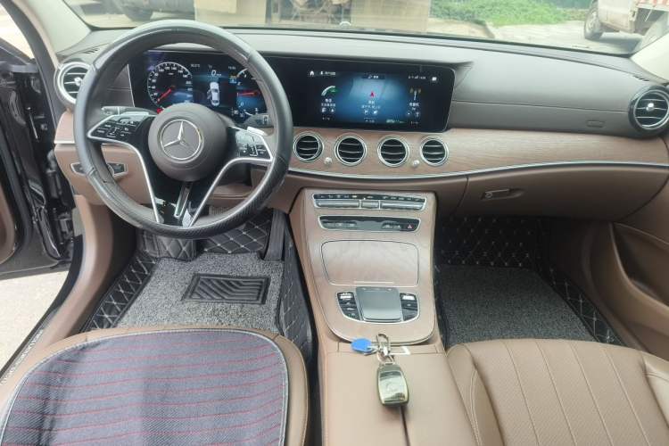 Used Mercedes-Benz E-Class 2023 E 300 L Stylish Model Center Console