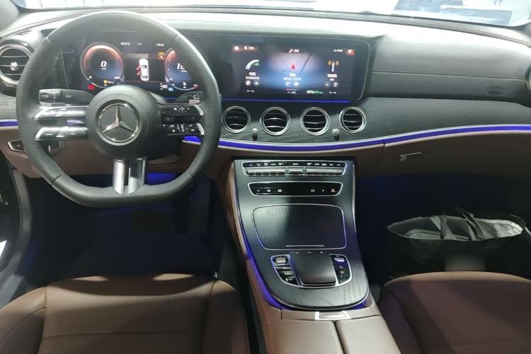 Used Mercedes-Benz E-Class 2023 E 300 L Sport Luxury Edition Center Console