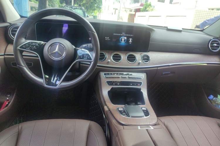 Used Mercedes-Benz E-Class 2023 E 300 L Stylish Model Center Console