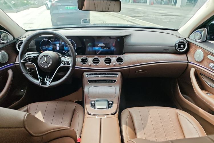 Used Mercedes-Benz E-Class 2023 E 300 L Luxury Model Center Console