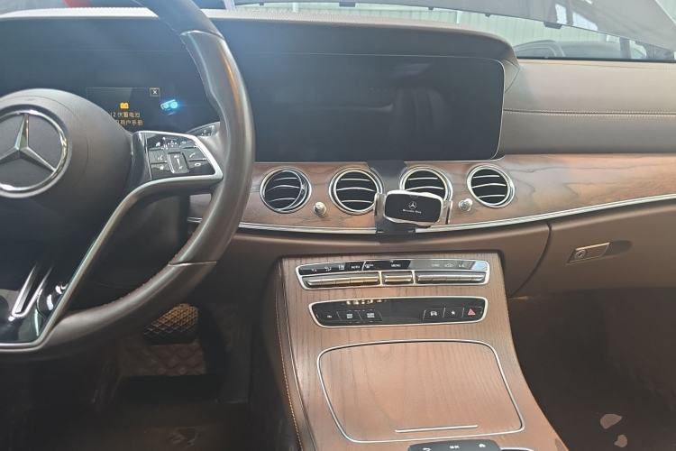 Used Mercedes-Benz E-Class 2023 Updated E 300 L Luxury Edition Center Console