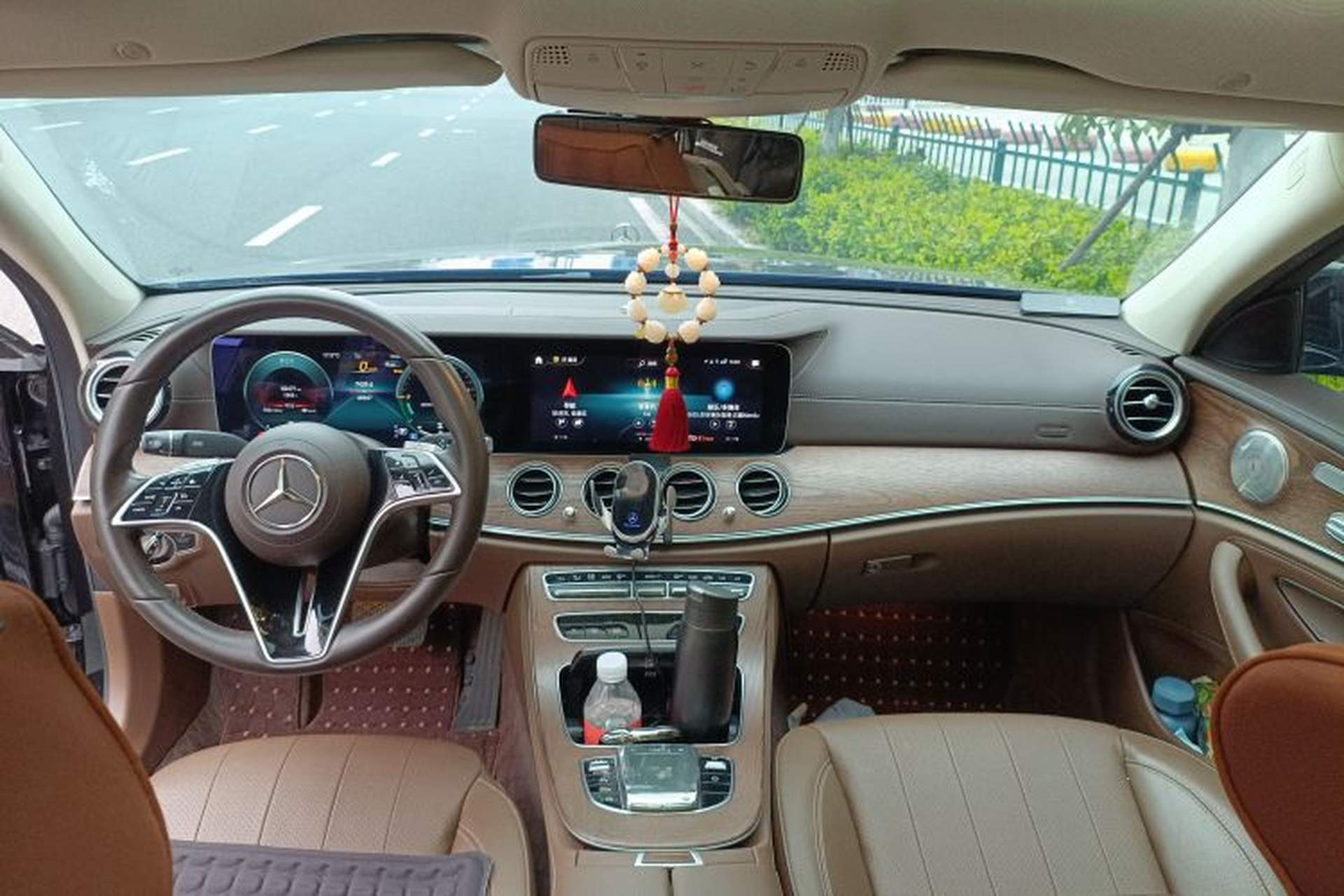 Used Mercedes-Benz E-Class 2023 Updated E 300 L Fashion Edition Center Console