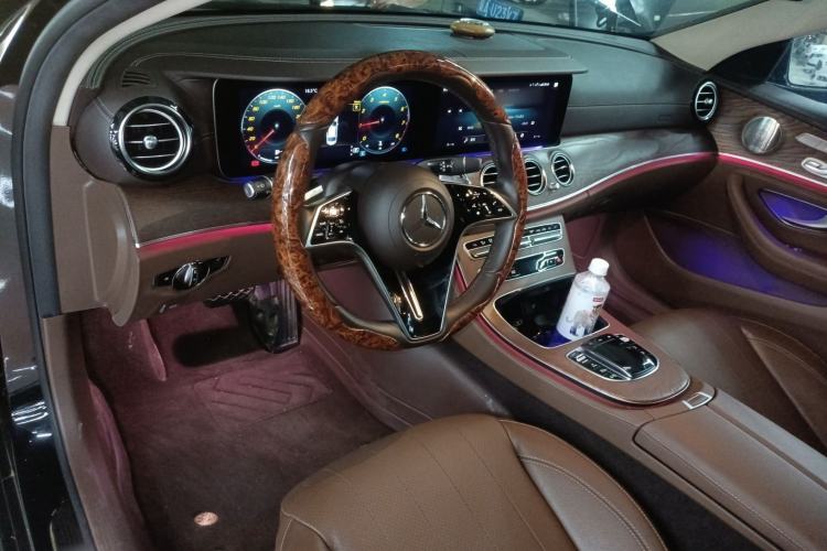 Used Mercedes-Benz E-Class 2023 Updated E 300 L Luxury Edition Center Console