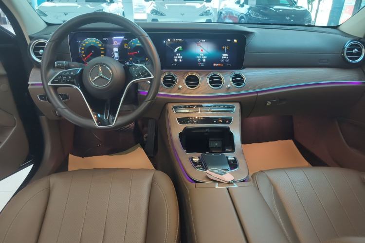 Used Mercedes-Benz E-Class 2023 E 300 L Stylish Model Center Console
