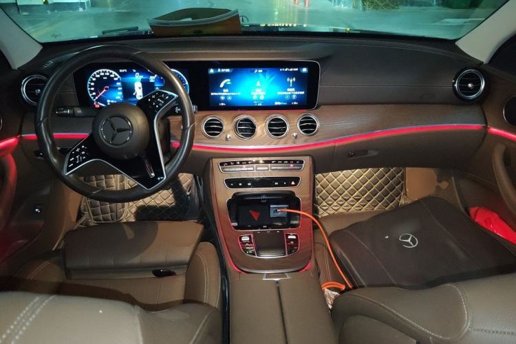 Used Mercedes-Benz E-Class 2023 Facelift E 260 L Center Console