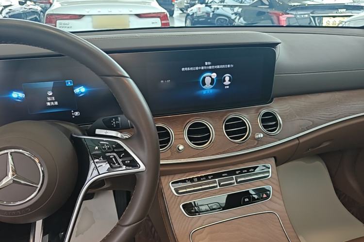 Used Mercedes-Benz E-Class 2023 Facelift E 260 L Center Console
