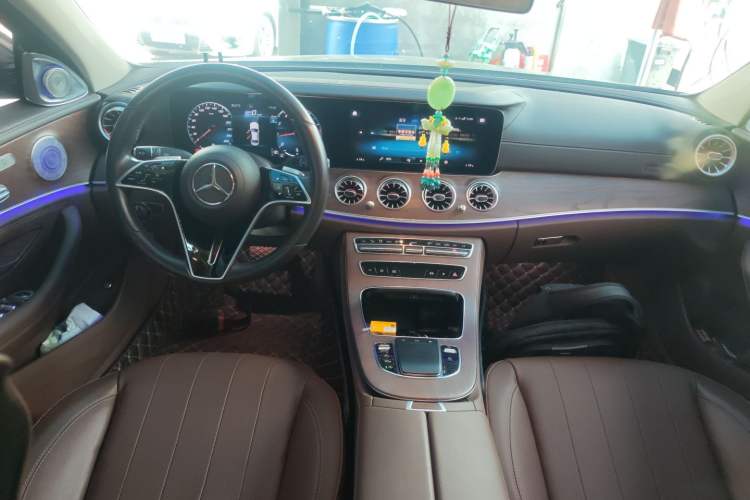 Used Mercedes-Benz E-Class 2023 E 300 L Stylish Model Center Console