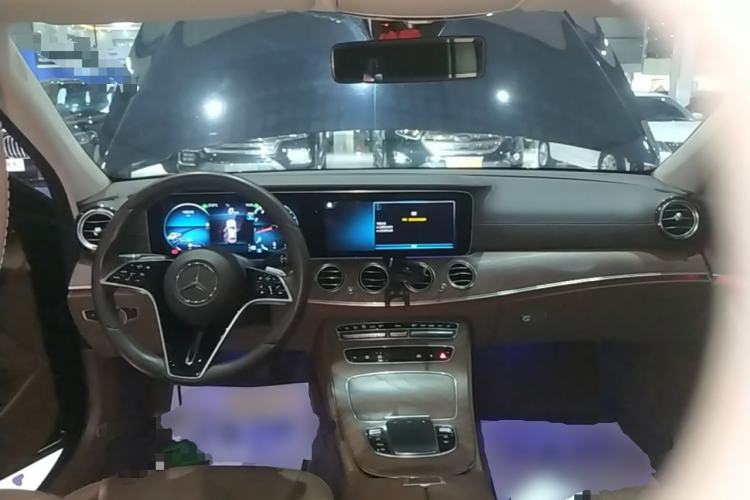 Used Mercedes-Benz E-Class 2023 E 300 L Luxury Model Center Console