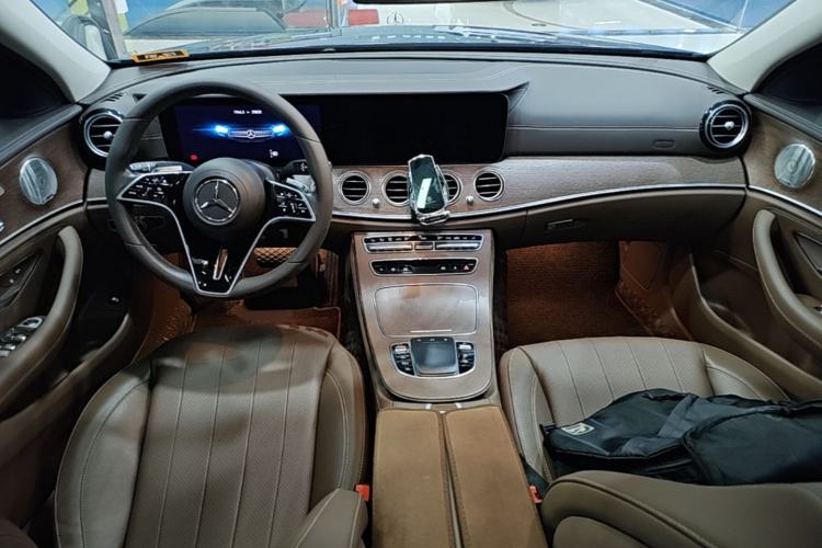 Used Mercedes-Benz E-Class 2023 E 300 L Luxury Model Center Console