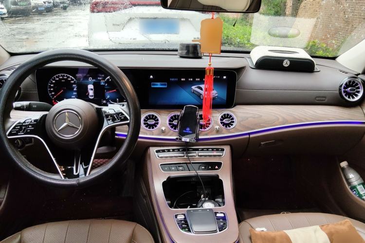 Used Mercedes-Benz E-Class 2023 E 300 L Luxury Model Center Console