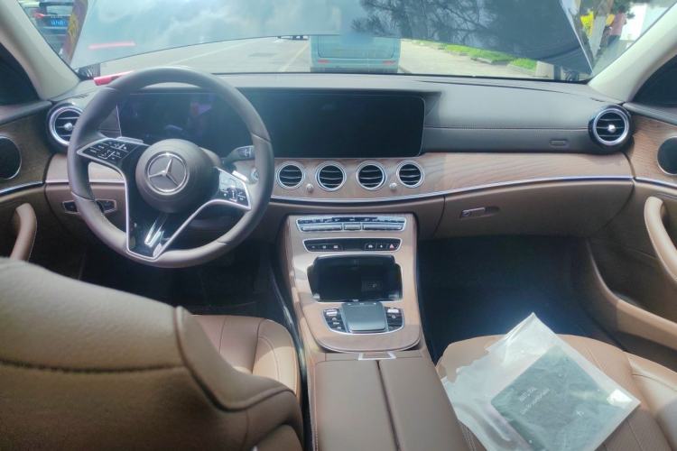 Used Mercedes-Benz E-Class 2023 E 300 L Stylish Model Center Console