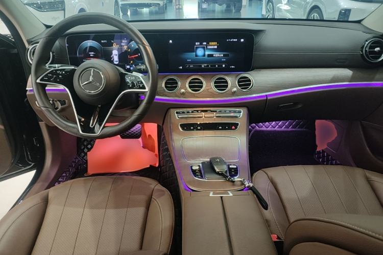 Used Mercedes-Benz E-Class 2023 Updated E 300 L Luxury Edition Center Console