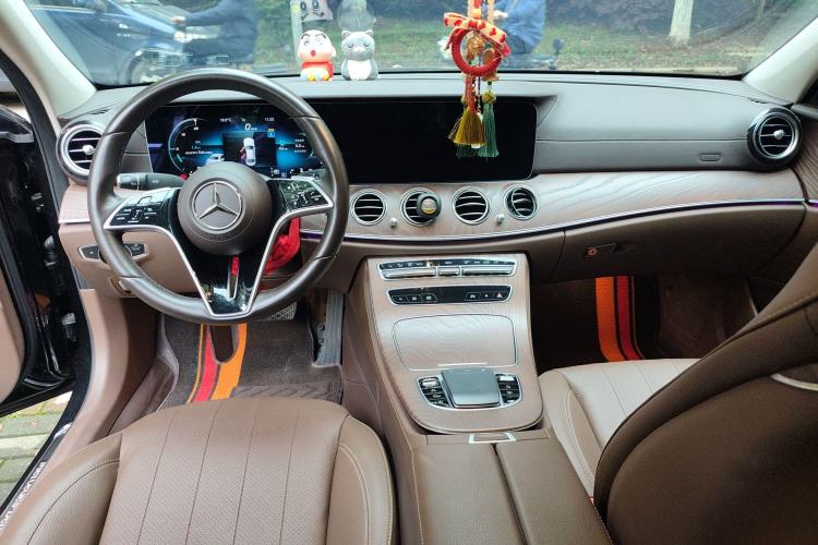 Used Mercedes-Benz E-Class 2023 E 300 L Prestige Edition Center Console