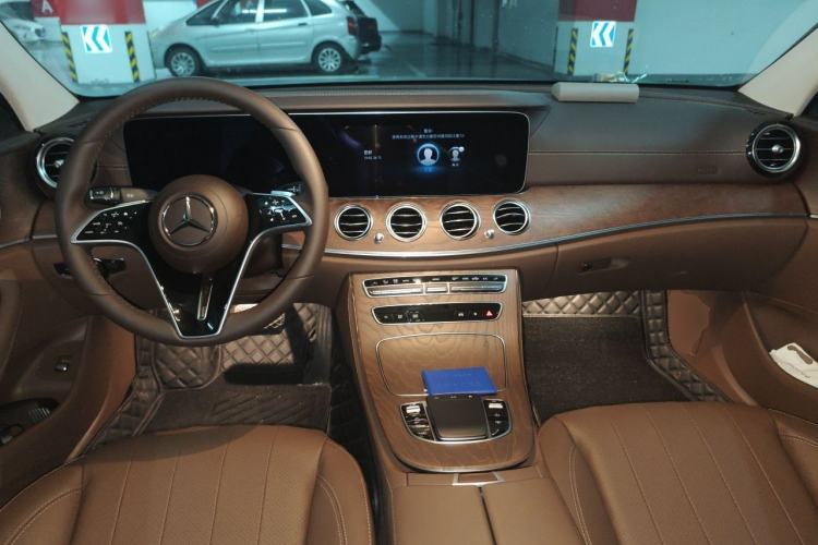 Used Mercedes-Benz E-Class 2023 Updated E 300 L Luxury Edition Center Console