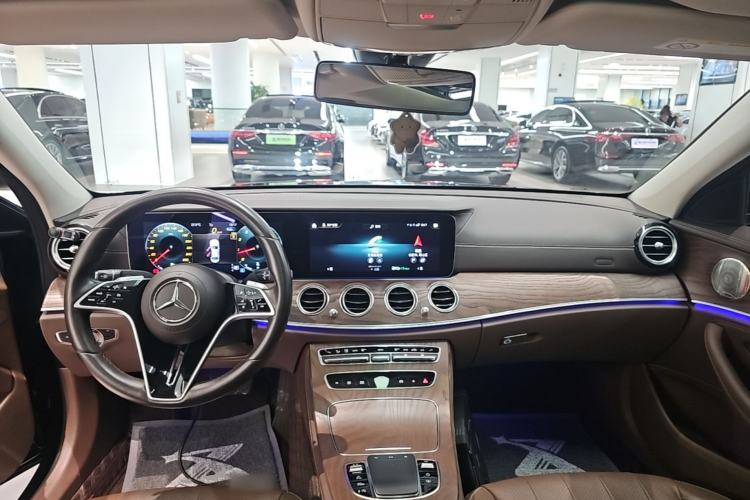 Used Mercedes-Benz E-Class 2023 Updated E 300 L Luxury Edition Center Console