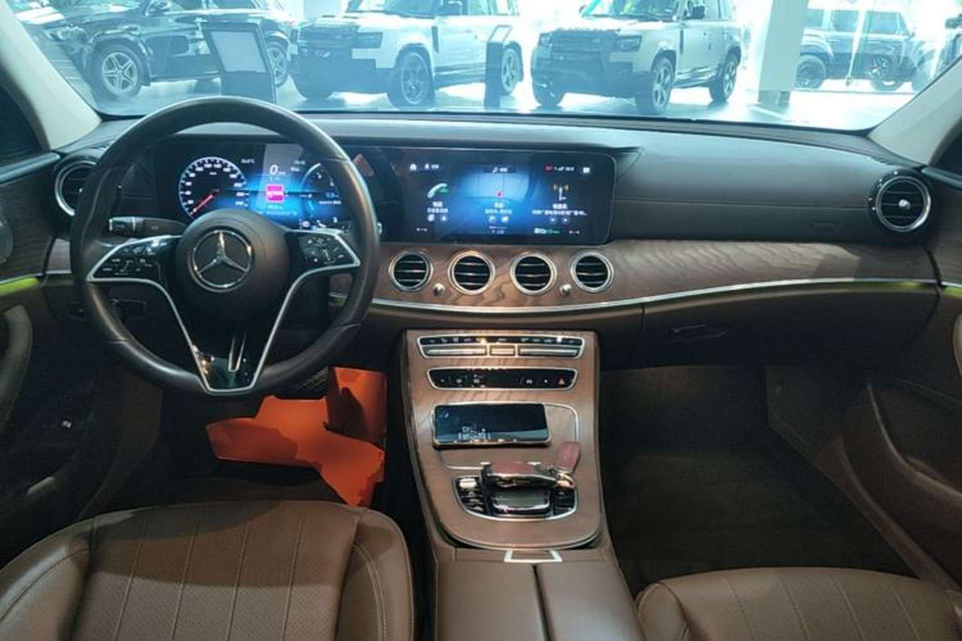 Used Mercedes-Benz E-Class 2023 Updated E 300 L Fashion Edition Center Console