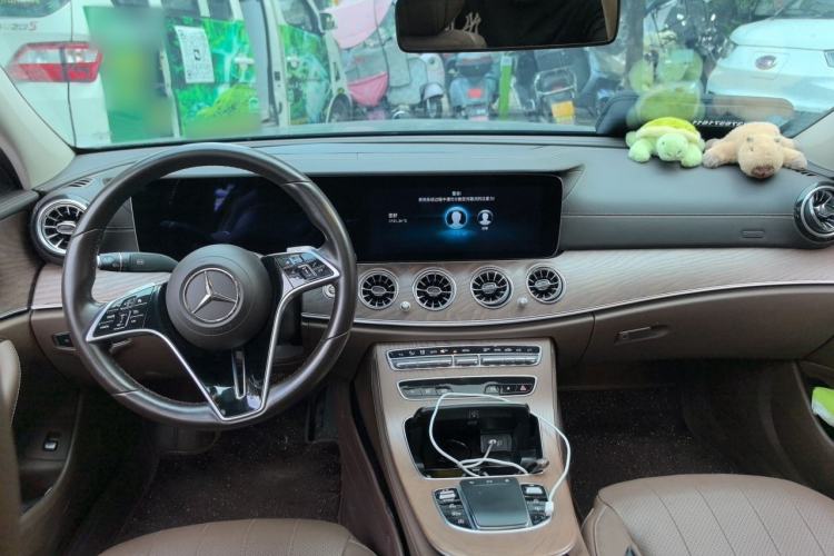 Used Mercedes-Benz E-Class 2023 E 300 L Luxury Model Center Console