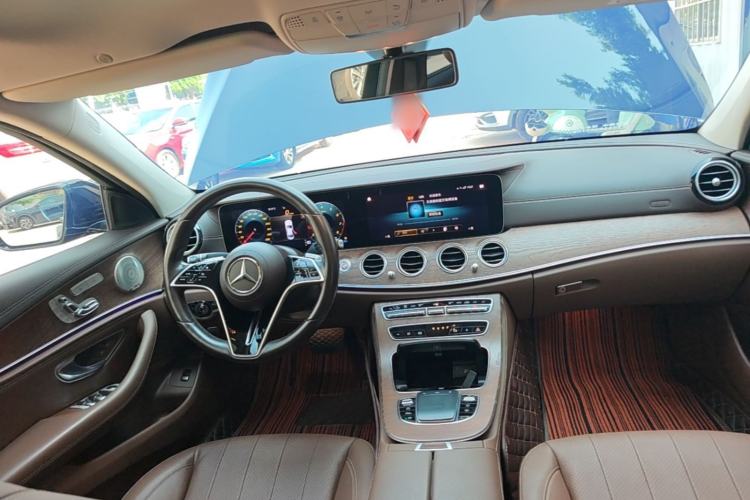 Used Mercedes-Benz E-Class 2023 Updated E 300 L Luxury Edition Center Console