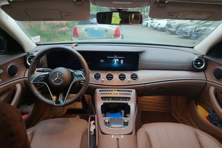 Used Mercedes-Benz E-Class 2023 E 300 L Stylish Model Center Console
