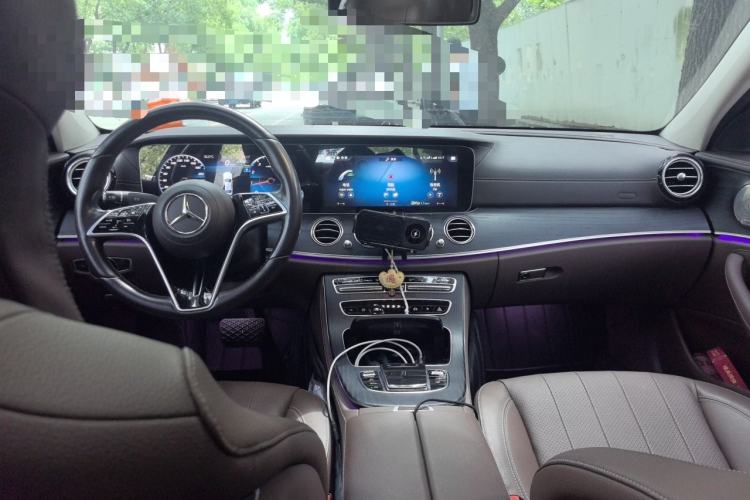 Used Mercedes-Benz E-Class 2023 Updated E 300 L Luxury Edition Center Console