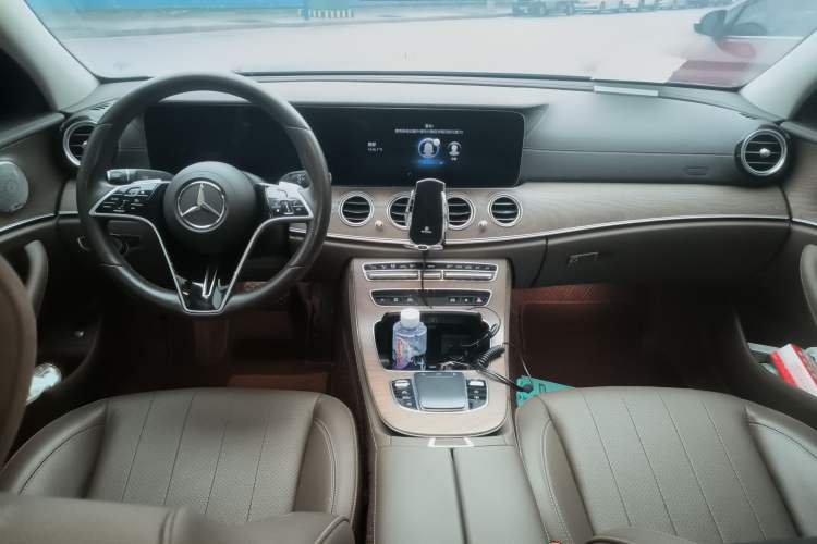 Used Mercedes-Benz E-Class 2023 Updated E 300 L Luxury Edition Center Console