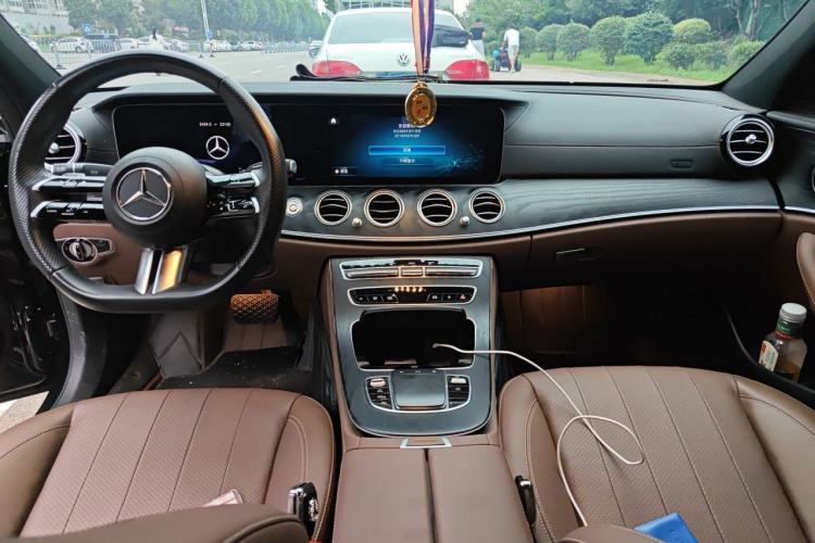 Used Mercedes-Benz E-Class 2023 Restyled E 260 Fashion Sport Edition Center Console
