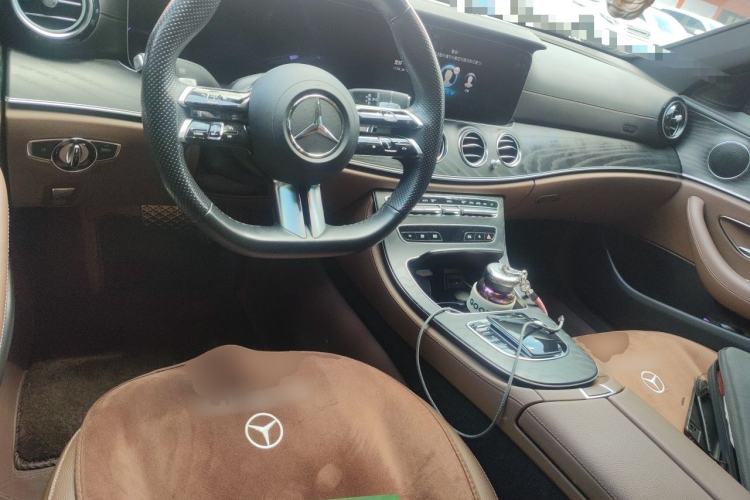 Used Mercedes-Benz E-Class 2023 Restyled E 260 Fashion Sport Edition Center Console
