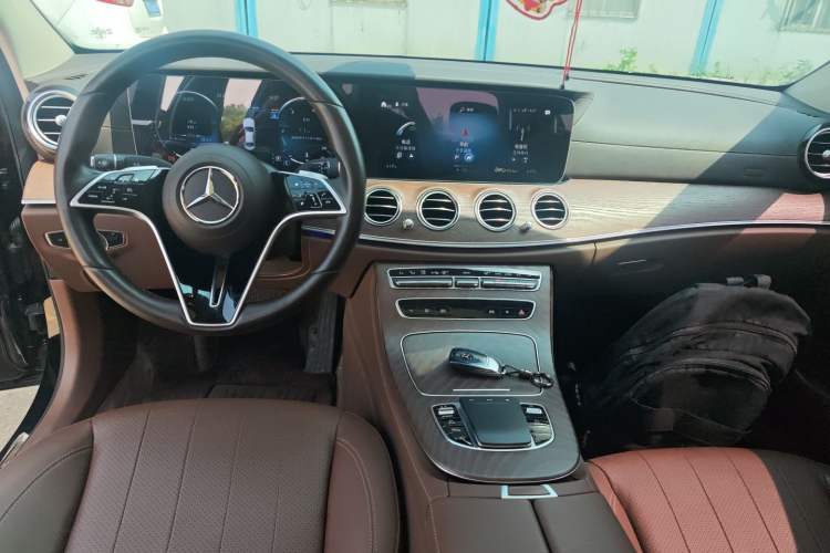 Used Mercedes-Benz E-Class 2023 E 300 L Stylish Model Center Console