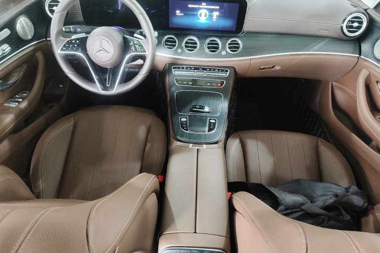 Used Mercedes-Benz E-Class 2023 E 300 L Luxury Model Center Console