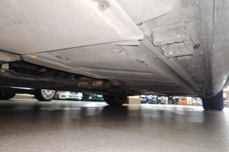Used Mercedes-Benz E-Class 2023 E 300 L Sporty and Stylish Model Chassis Front Left