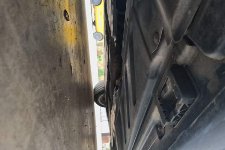 Used Mercedes-Benz E-Class 2023 Updated E 300 L Luxury Edition Chassis Front Left