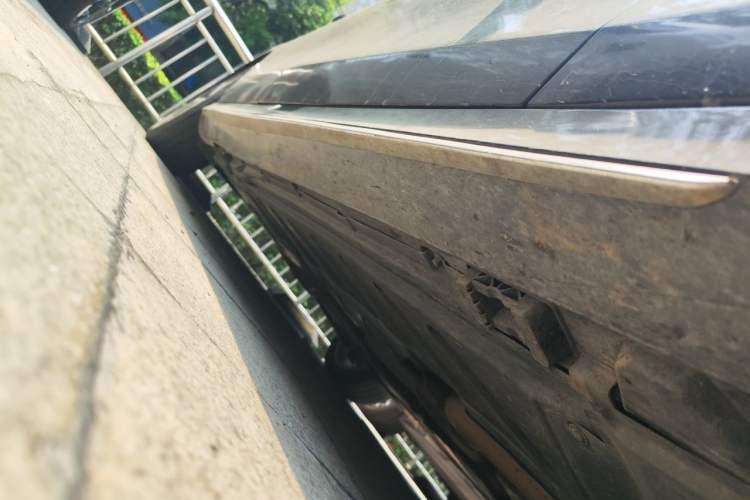 Used Mercedes-Benz E-Class 2023 E 300 L Sporty and Stylish Model Chassis Front Right