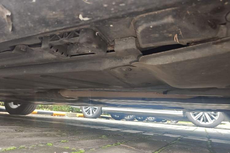 Used Mercedes-Benz E-Class 2023 E 300 L Sporty and Stylish Model Chassis Front Right