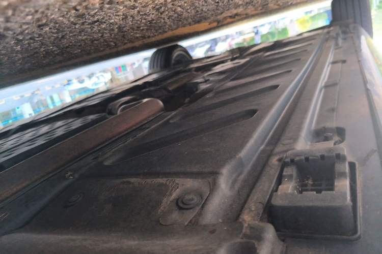 Used Mercedes-Benz E-Class 2023 E 300 L Sporty and Stylish Model Chassis Front Right