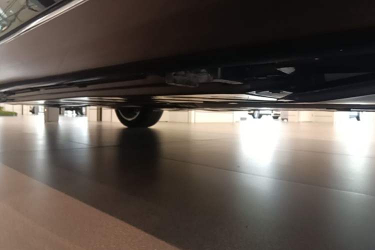 Used Mercedes-Benz E-Class 2023 Updated E 300 L Fashion Edition Chassis Front Right