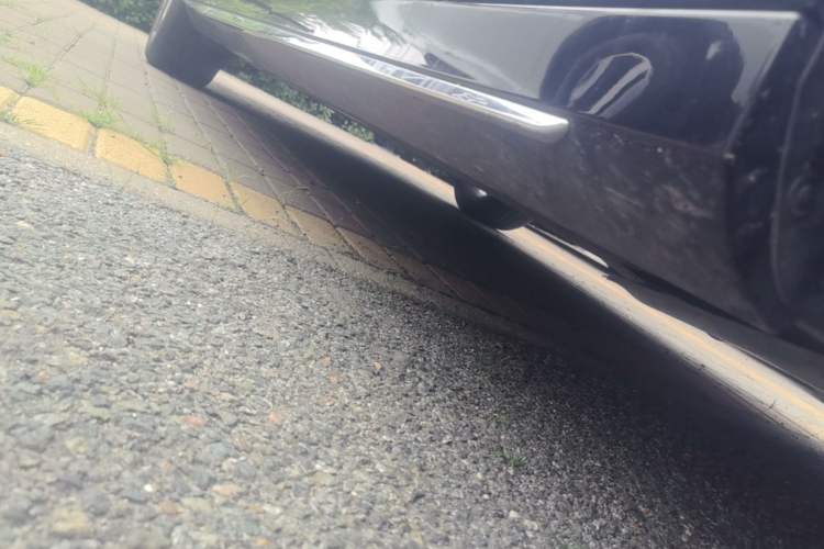 Used Mercedes-Benz E-Class 2023 E 300 L Sporty and Stylish Model Chassis Front Right