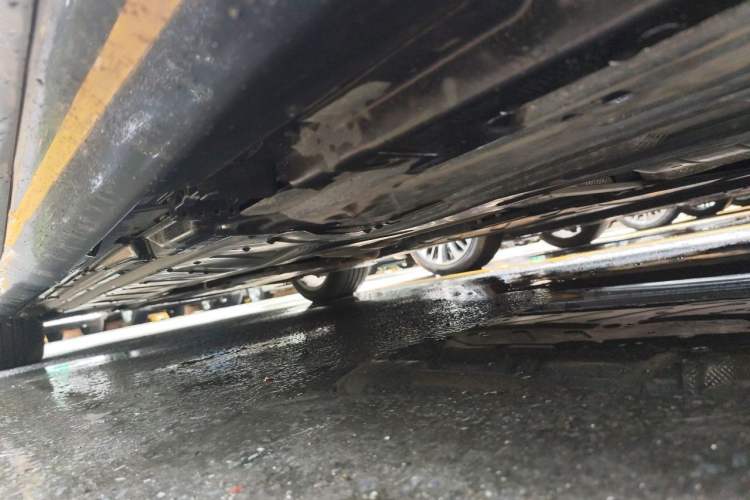 Used Mercedes-Benz E-Class 2023 E 300 L Sporty and Stylish Model Chassis Rear Left