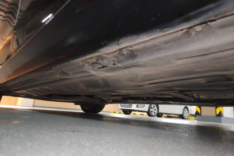 Used Mercedes-Benz E-Class 2023 E 300 L Luxury Model Chassis Rear Left