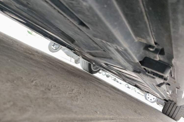 Used Mercedes-Benz E-Class 2023 Updated E 300 L Luxury Edition Chassis Rear Right