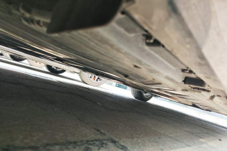 Used Mercedes-Benz E-Class 2023 E 300 L Sporty and Stylish Model Chassis Rear Right