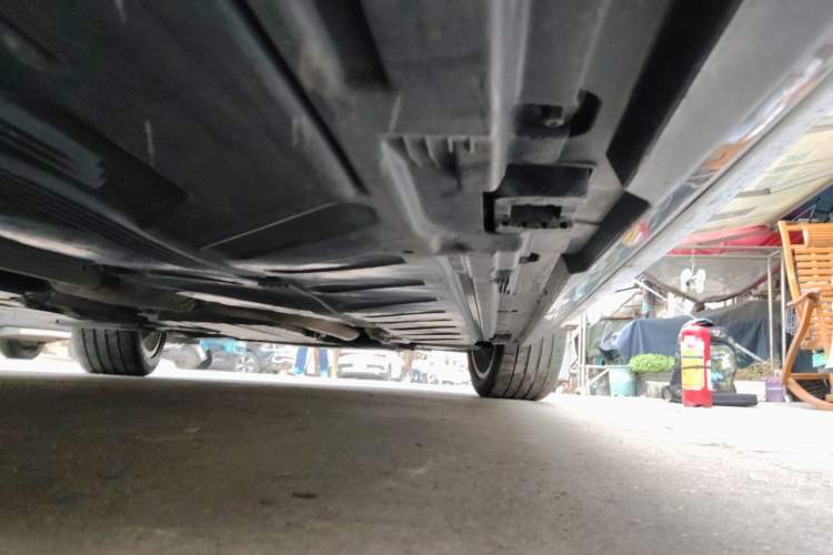 Used Mercedes-Benz E-Class 2023 E 300 L Sporty and Stylish Model Chassis Rear Right