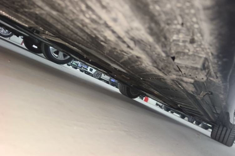 Used Mercedes-Benz E-Class 2023 Updated E 300 L Fashion Edition Chassis Rear Right