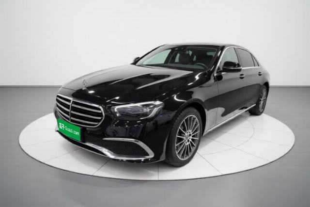 Ojetý Mercedes-Benz E-Class 2023 E 260 L