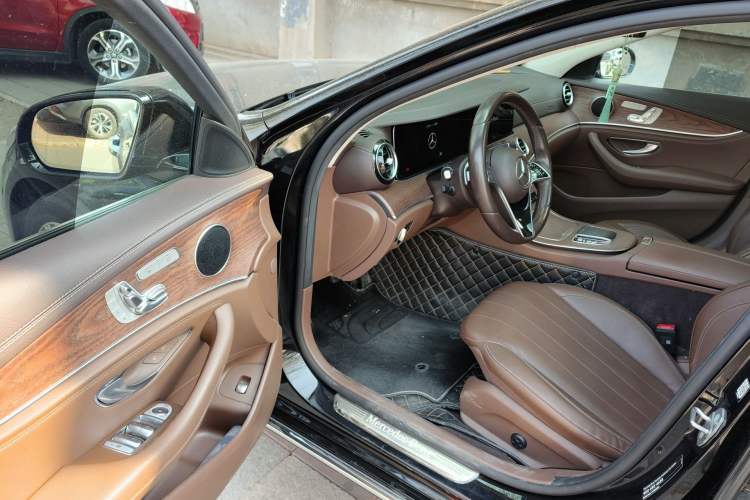 Used Mercedes-Benz E-Class 2023 Updated E 300 L Fashion Edition Driver Seat