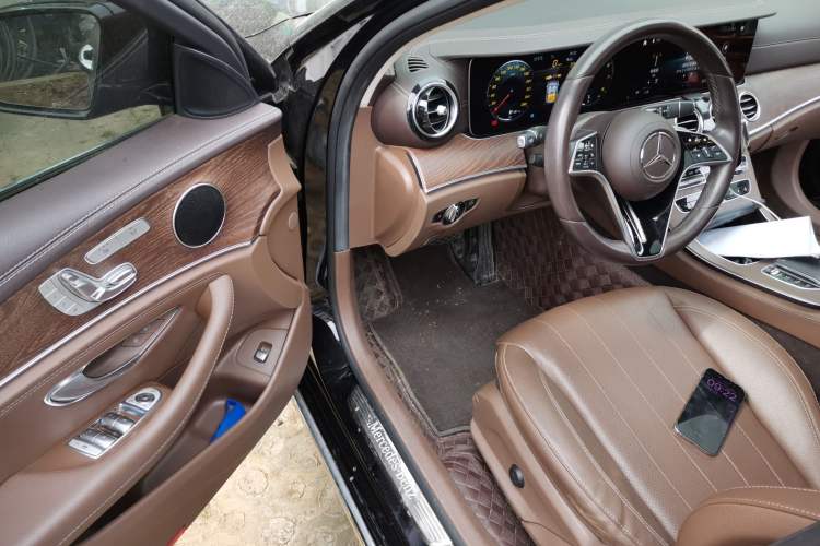 Used Mercedes-Benz E-Class 2023 Updated E 300 L Fashion Edition Driver Seat