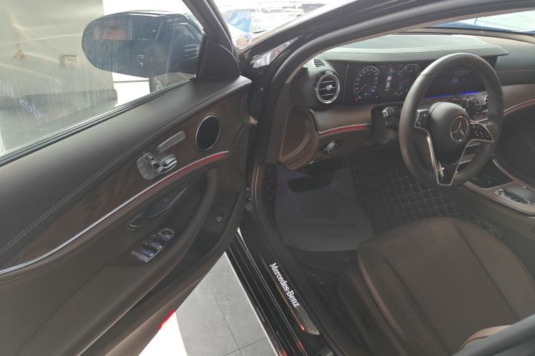 Used Mercedes-Benz E-Class 2023 Updated E 300 L Fashion Edition Driver Seat